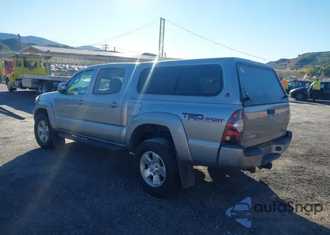 2015 Toyota Tacoma Prerunner V6 z USA, uszkodzony, nr VIN 3TMJU4GN2FM185093